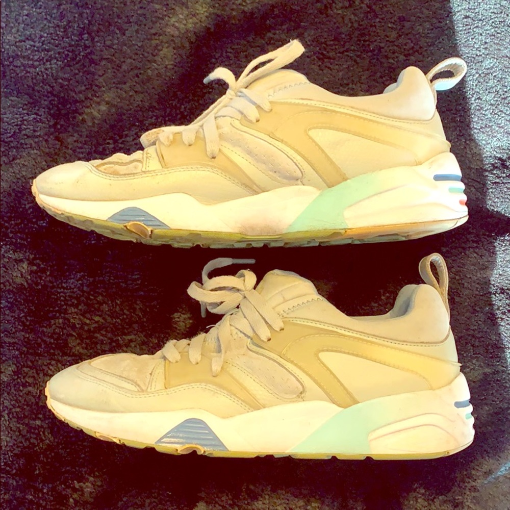 PUMA X PINK DOLPHIN (SIZE 9)